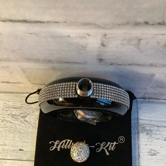 Hillside-Kit Bracelet Bangle Flask With Funnel. - Picture 4 of 9